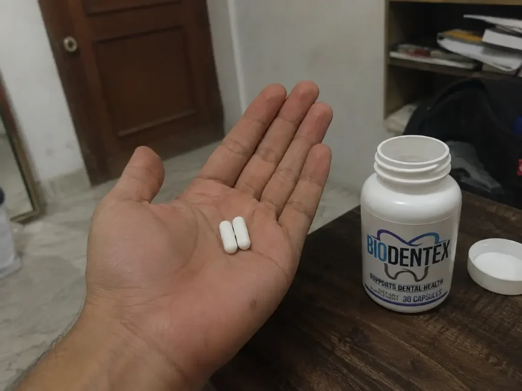 biodentex capsules in hand